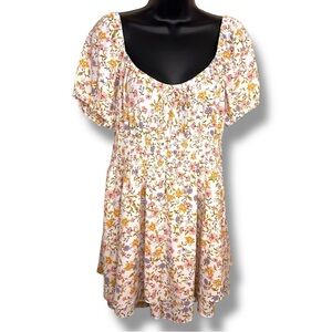 Juniors XL City Triangles White Purple Yellow Floral Romper Lightweight Stretch